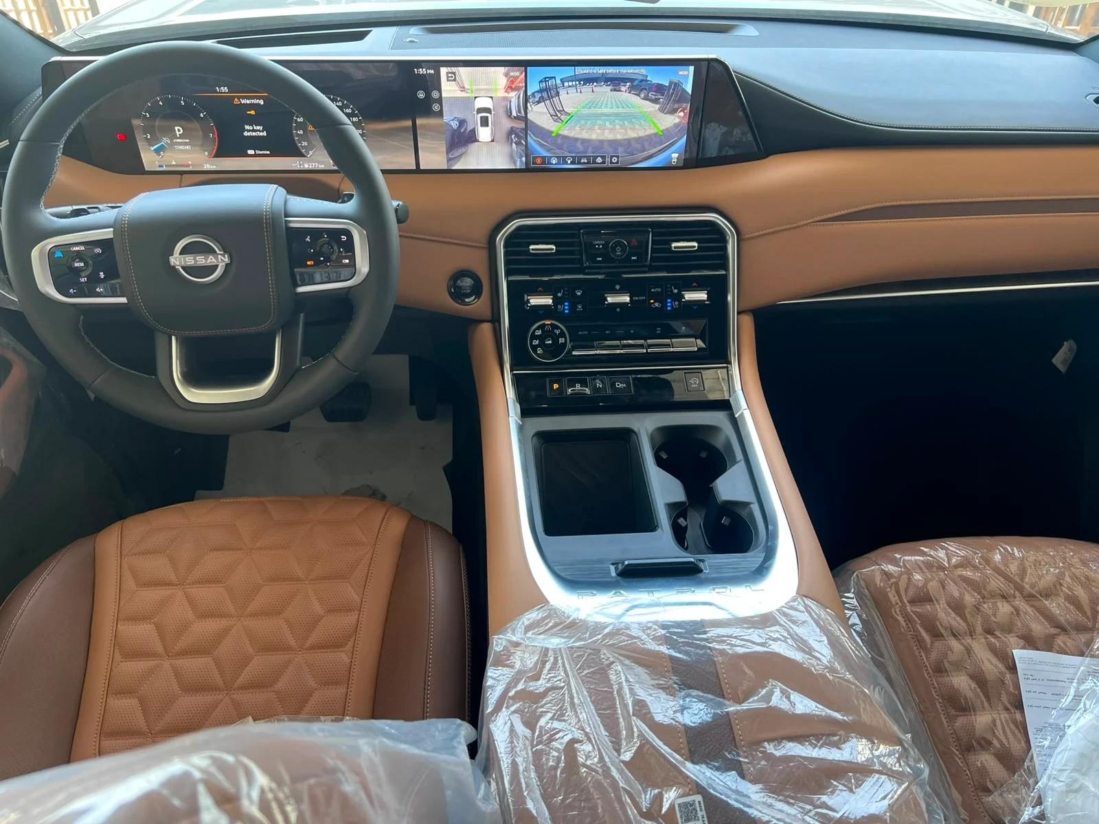interior frontLeft